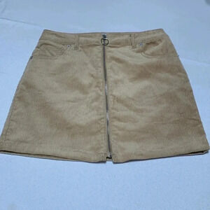 LOVE TREE Women’s Corduroy mini skirt, Size S.